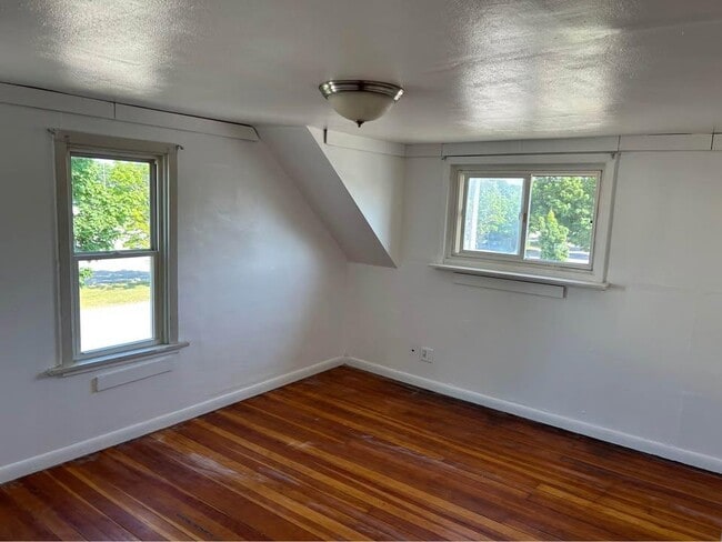 Building Photo - 304 N Wilson St