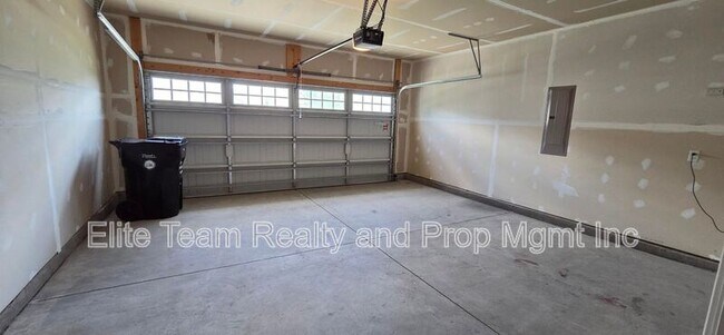 Building Photo - 7347 Raylee Ave SW
