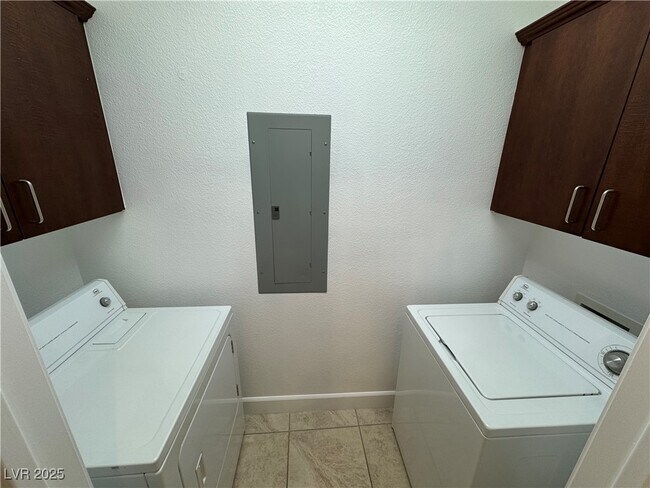 Building Photo - 38 E Serene Ave