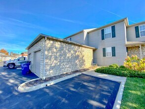 Building Photo - Beautiful Bethel Commons Condo For Rent In Dublin Schools