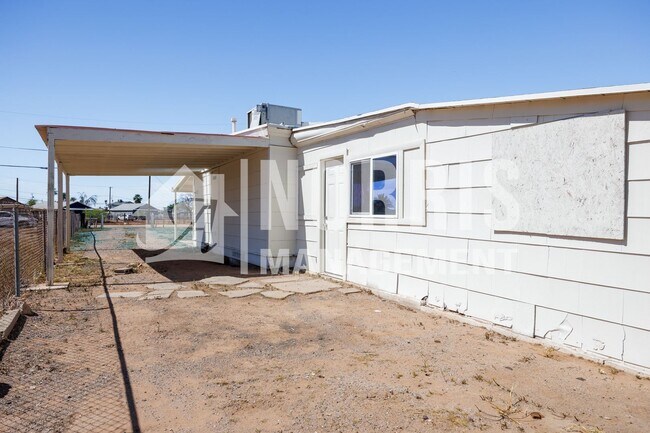 Building Photo - Two Bedroom Home in Casa Grande