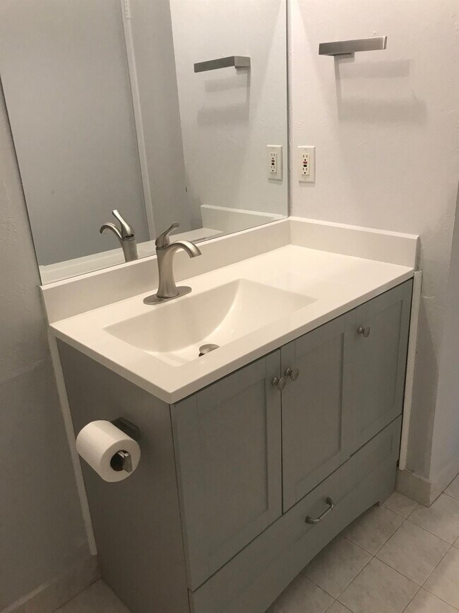 Building Photo - 111 Briny Ave