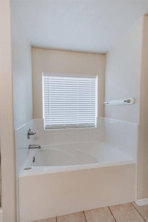 Building Photo - 11818 Canyon Falls Dr