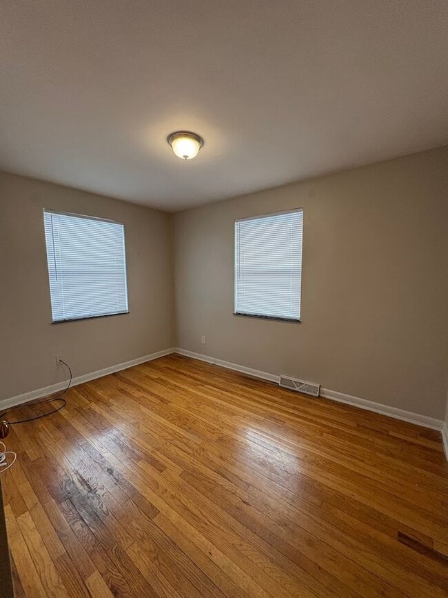 Building Photo - Three bedroom two bathroom single story home for rent