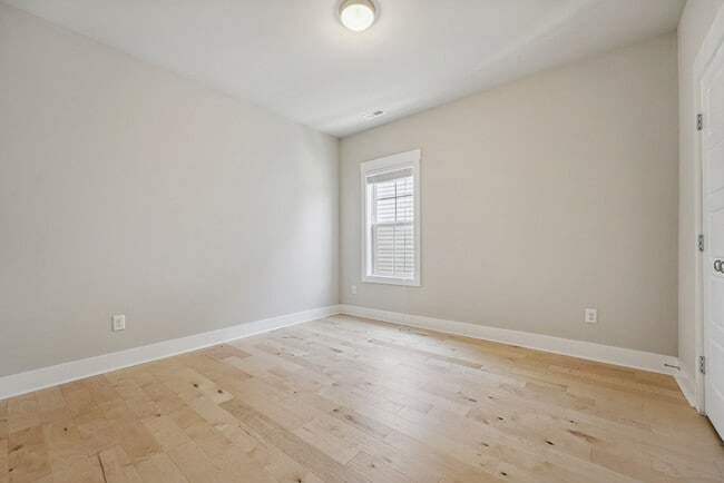 Building Photo - 444 Beacon Ridge Blvd