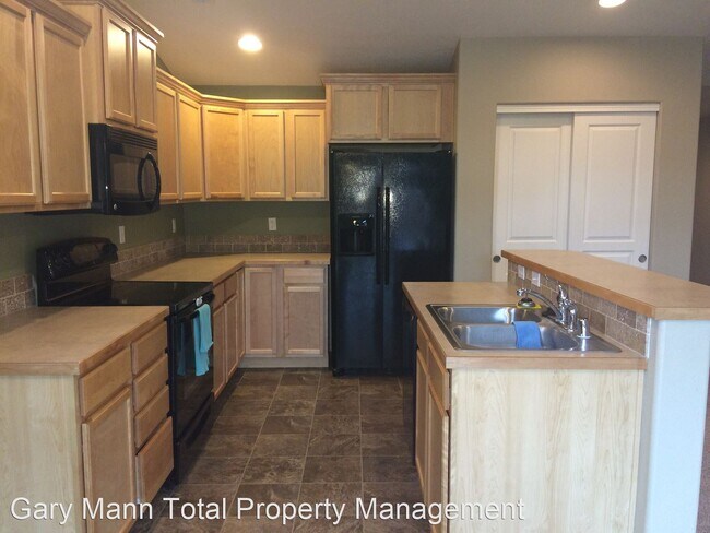 Building Photo - 3 br, 2 bath House - 1615 E Filmore Dr