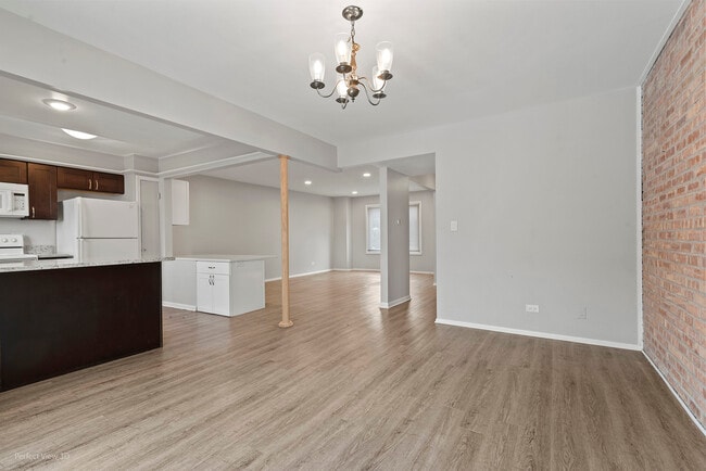 Building Photo - 1750 Henley St