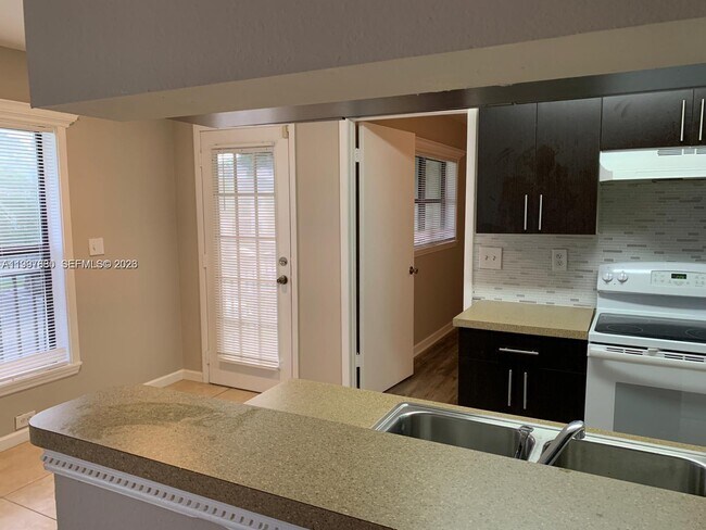 Building Photo - 3932 NW 87th Ave