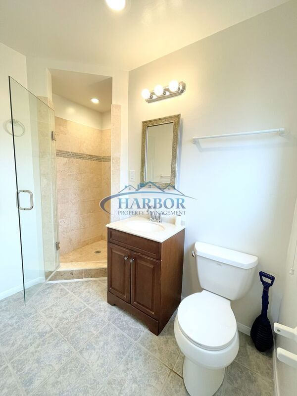 Building Photo - 5514 Halison St