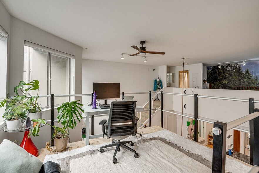 Building Photo - 661 5th St