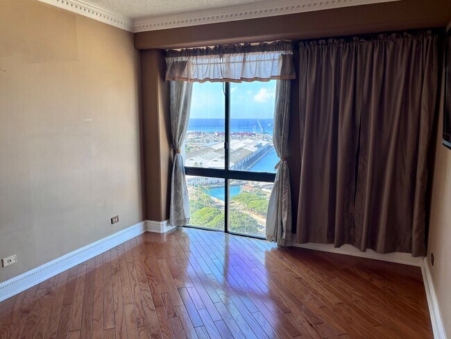 Building Photo - Available Now | 2 Bedroom, 2 bathroom, 1 a...