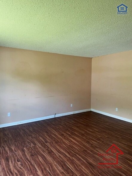 Building Photo - 4705 Metro Park Ln