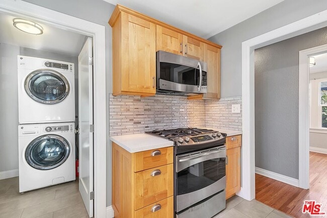 Building Photo - 2630 S Bedford St