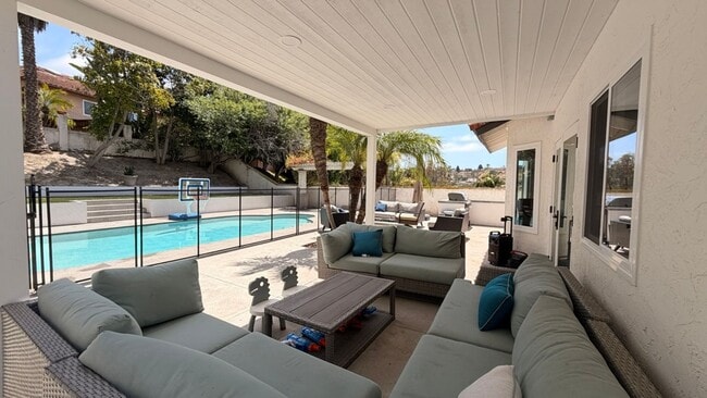 Building Photo - Luxury 4 bd in Carlsbad with Pool with AC