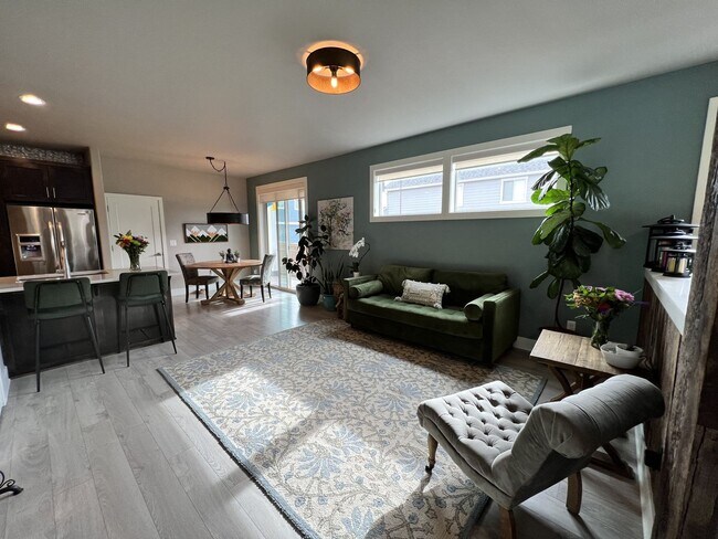 Building Photo - 3 bedroom 2.5 bath home in The Bridges, wi...