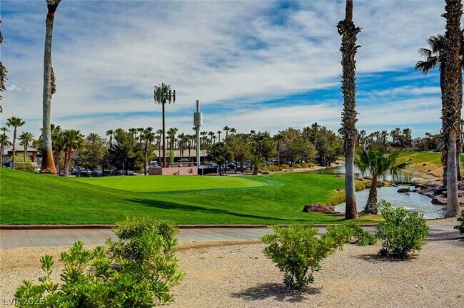 Building Photo - 121 Standing Stone St