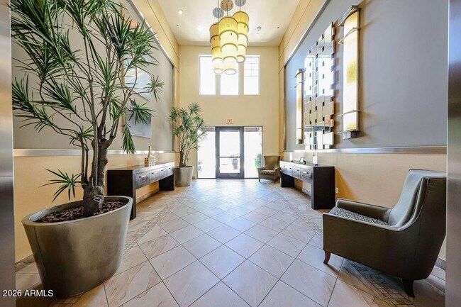 Building Photo - 7291 N Scottsdale Rd