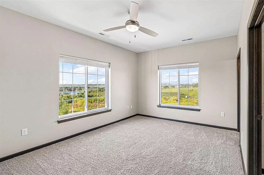 Building Photo - 2871 Spring Rose Cir
