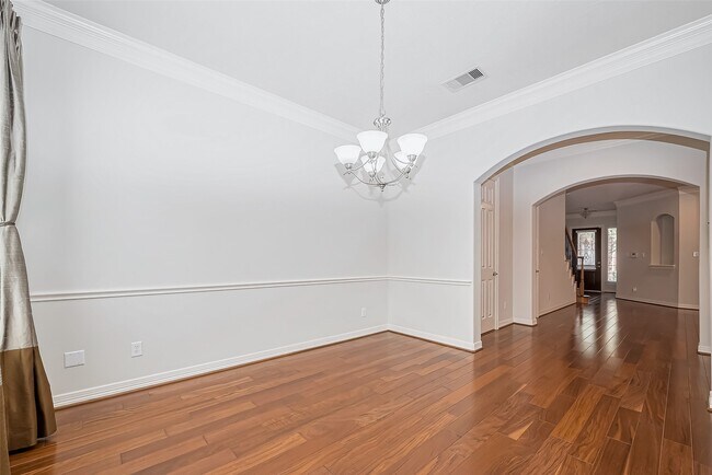 Building Photo - 1522 Olive Park