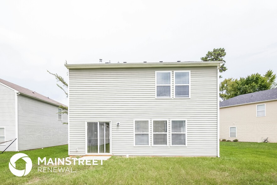 Building Photo - 1907 Almond Hills Dr