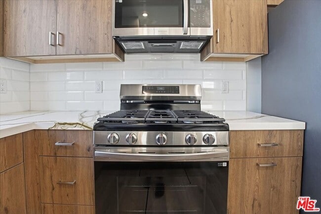 Building Photo - 1820 Prosser Ave