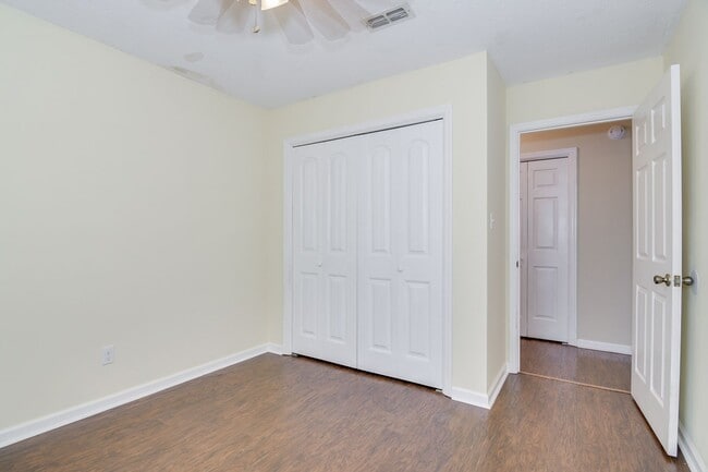 Building Photo - Ranch In Columbia County