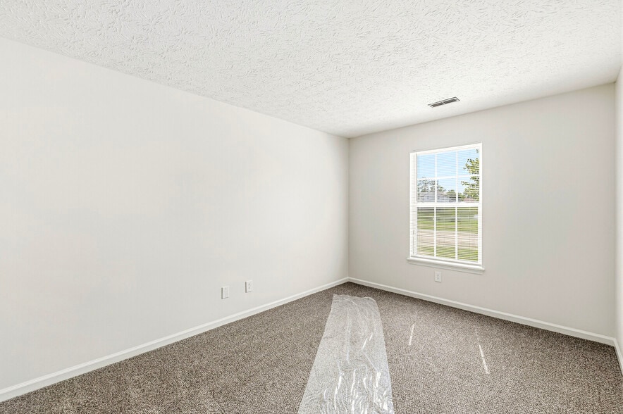 Building Photo - 2747 Foxbriar Pl