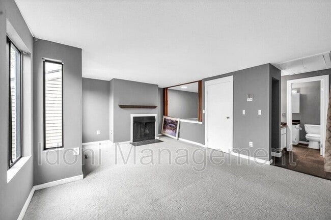 Building Photo - 78 Shepards Knoll Dr