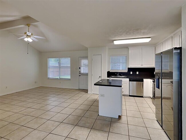 Building Photo - 16365 Hidden River Ct