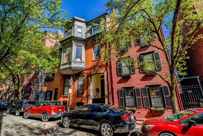 Building Photo - 31 Pinckney St