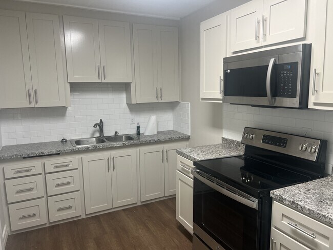 Building Photo - 2708 Avenue V