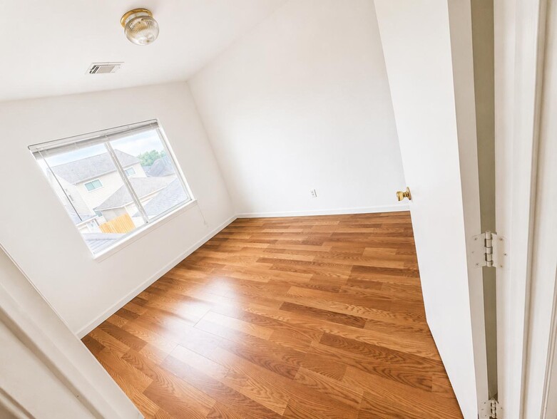 Building Photo - 20724 Patriot Park Ln