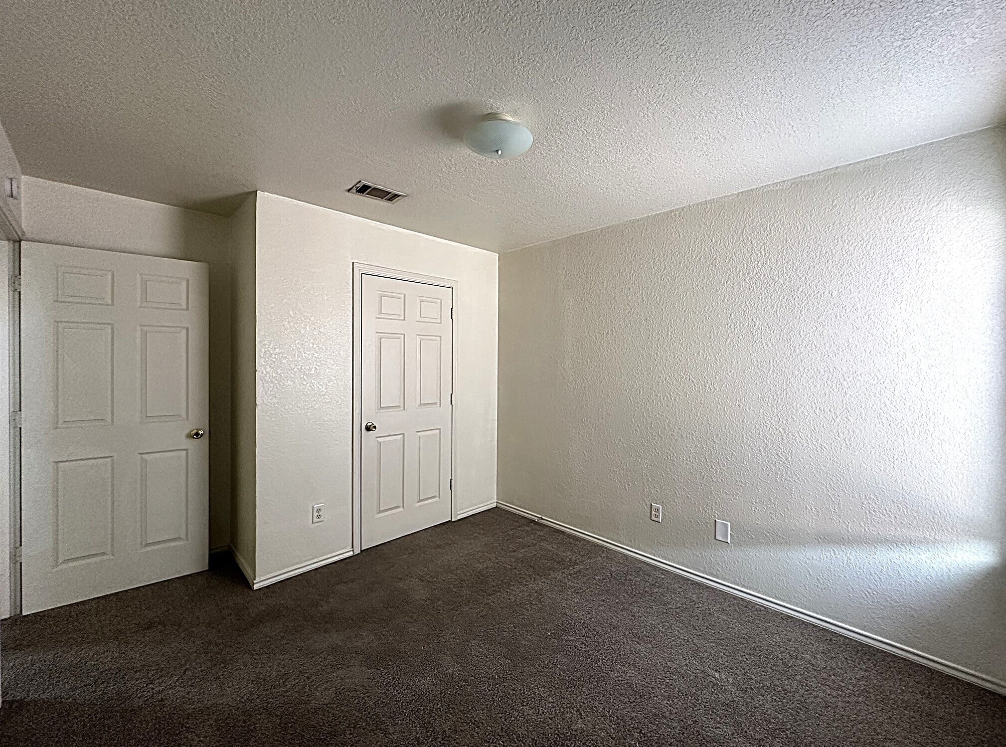 Building Photo - 2801 Cantabrian Dr