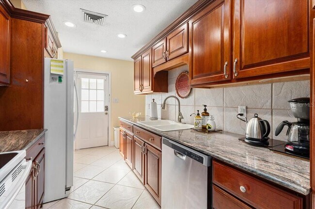 Building Photo - 1387 Moonmist Dr