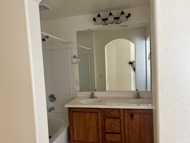 Building Photo - 14072 W Country Gables Dr