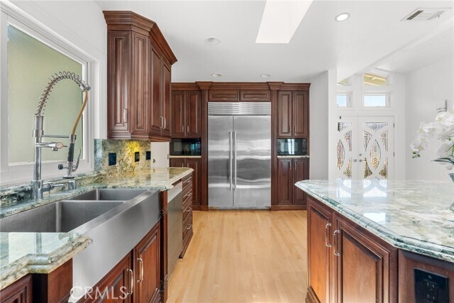 Building Photo - 321 Vía San Sebastian