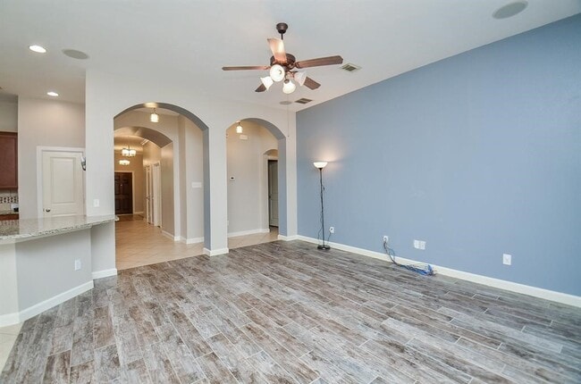 Building Photo - 4006 Autumn Pines Trail