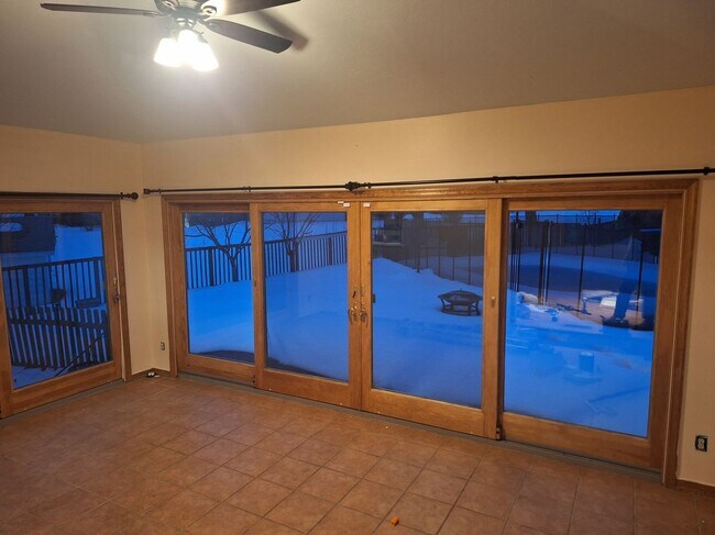 Building Photo - 2114 Huntington Rd