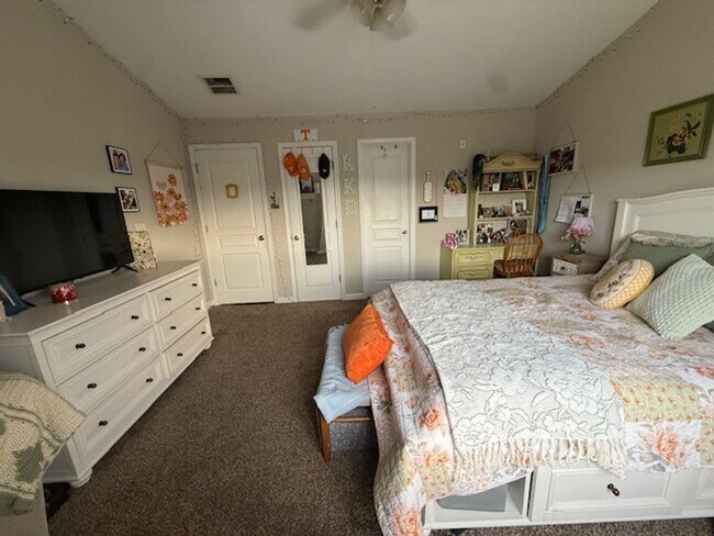 Building Photo - 15-1527 Kisling