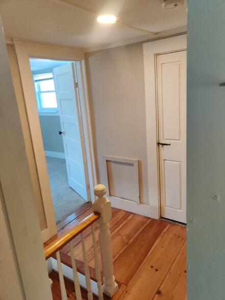 Building Photo - 37 Whitehall Rd