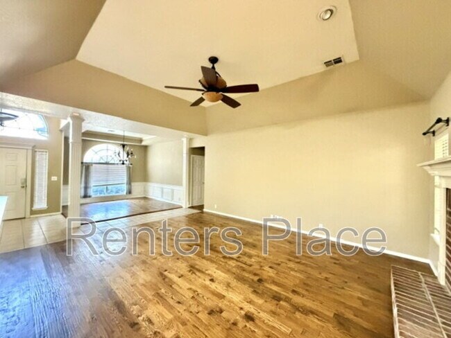 Building Photo - 204 N Magnolia Ct