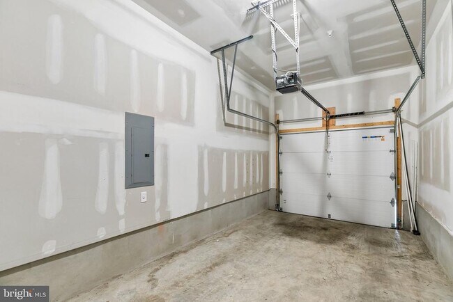 Building Photo - 2160 Northbank Pl