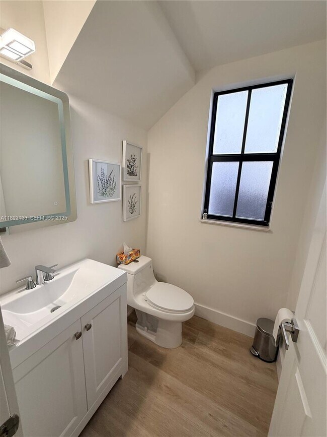 Building Photo - 8640 NW 101st Pl