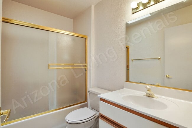 Building Photo - CONDO ON THE GREEN