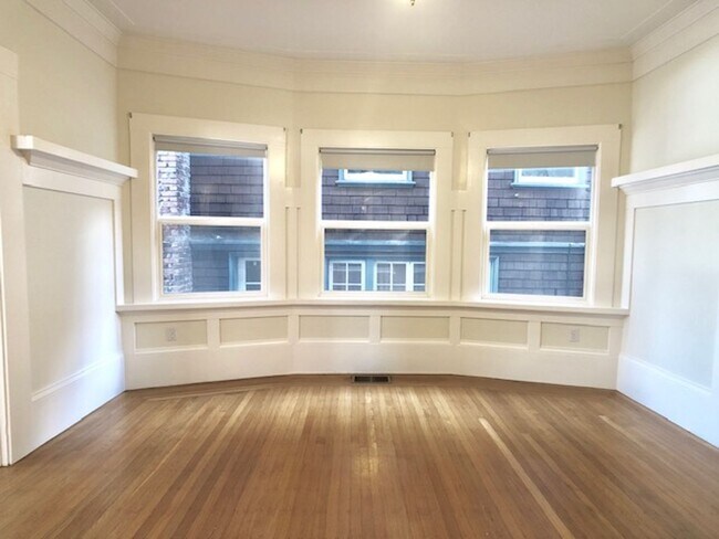 Building Photo - 1714 Santa Clara Ave