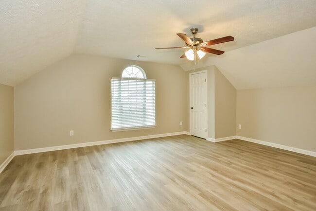Building Photo - 1400 Micheles Way