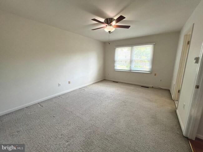 Building Photo - 8519 Wheatfield Way