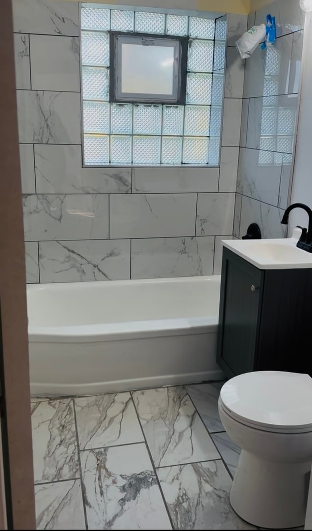 Building Photo - 9677 S Crandon Ave