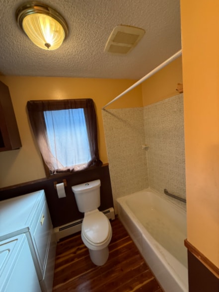 Building Photo - 450 Elm Ave