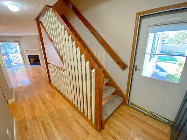 Building Photo - Beautiful Bethel Commons Condo For Rent In Dublin Schools